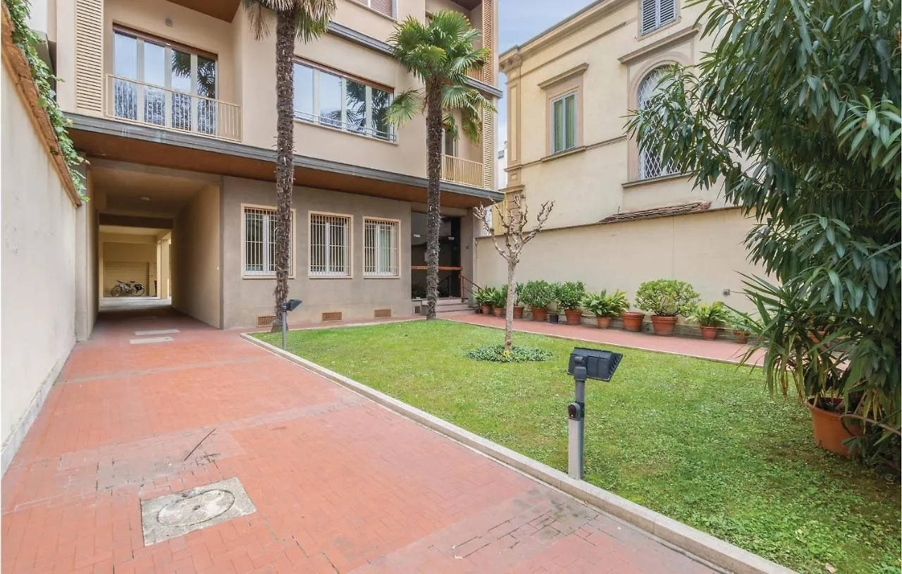 Lizzy\'S Apartment location